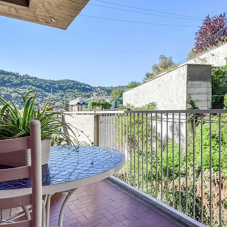 1 Bedroom Stunning In Genoa