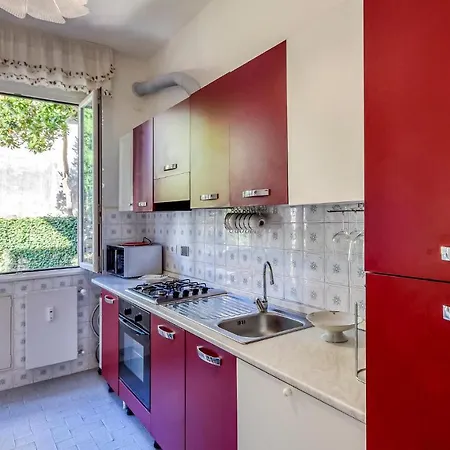 1 Bedroom Stunning In * Genoa