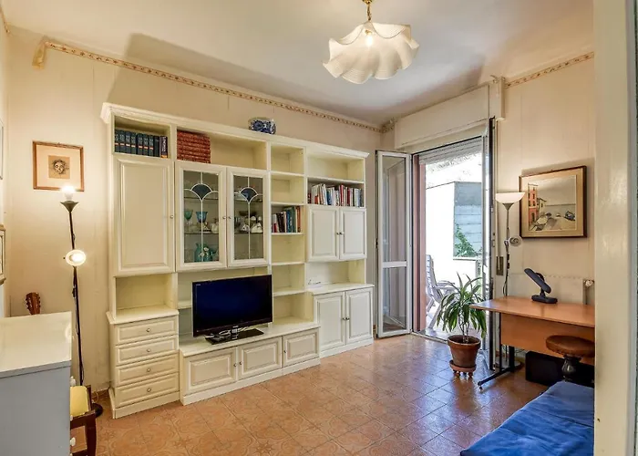 1 Bedroom Stunning In ジェノヴァ