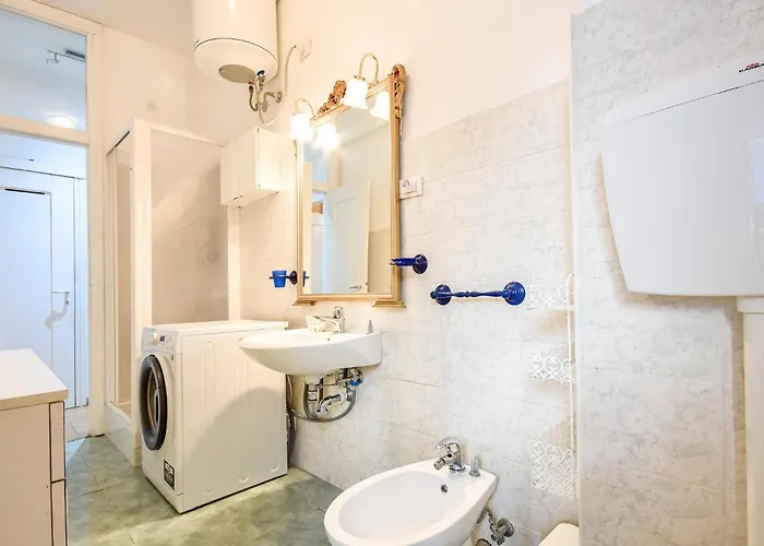 1 Bedroom Stunning In アパート